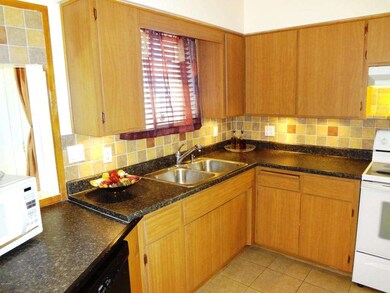 Kitchen 02