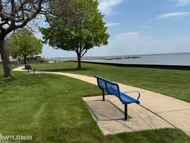 34720 E Lake Dr, Harrison Township, MI 48045 - photo 3