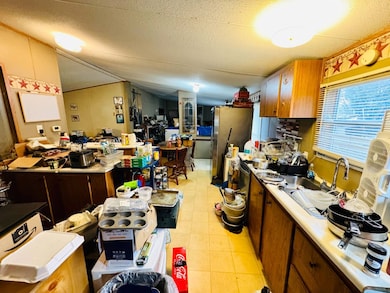 809 Leona St, Bristol, TN 37620 - photo 5