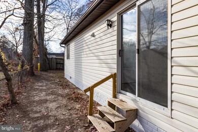 7826 E Shore Rd, Pasadena, MD 21122 - photo 3