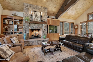400 Red Draw-004-010-Living Room-MLS_Siz