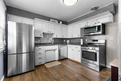 1268 Scott Ave, Waterloo, IA 50701 - photo 5