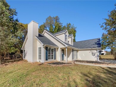 5049 Holly Hock Dr, Flowery Branch, GA 30542 - photo 4