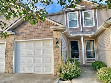 112 W Grant Dr, Raymore, MO 64083 - photo 3