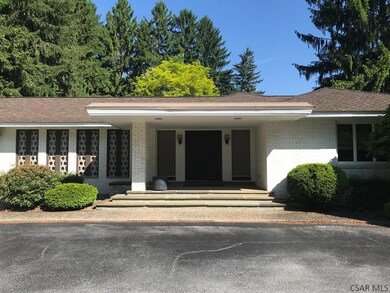 2066 Dundee Ln, Johnstown, PA 15905 - photo 2