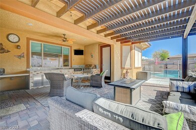 Covered Patio with Custom Outdoor Kitchen, BBQ and