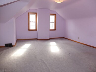 Large master bedroom on the 2nd floor.
