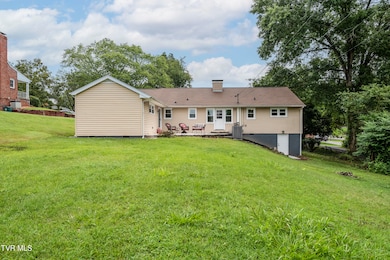 1140 Foxcroft Rd, Bristol, VA 24201 - photo 3