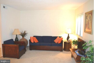 15287 Forest Grove Dr, Woodbridge, VA 22191 - photo 3