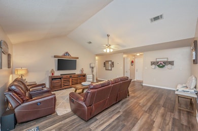 7-web-or-mls-3209 Skynight Dr-18