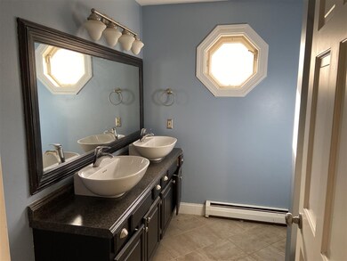 3A Wade Farm Rd, Newmarket, NH 03857 - photo 3