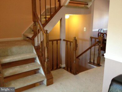 13336 Burkitts Rd, Fairfax, VA 22033 - photo 7