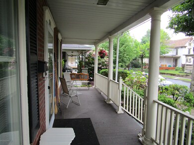 815 Thomas St, Stroudsburg, PA 18360 - photo 2