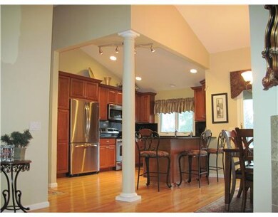 307 Dean Ridge Ct, Cranston, RI 02920 - photo 4