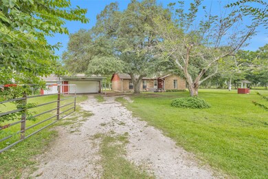 8906 Ridgecrest Dr, Manvel, TX 77578 - photo 4