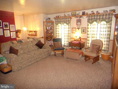 4055 Heiple Ct, Greencastle, PA 17225 - photo 4