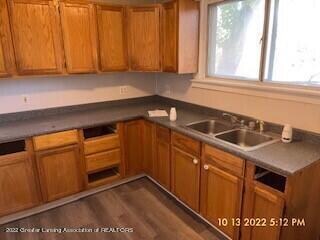 611 Cross St, Lansing, MI 48906 - photo 3