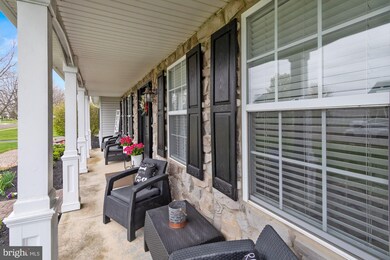 4190 Gregory Dr, Doylestown, PA 18902 - photo 4