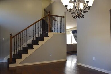 8900 Dunraven St, Lenexa, KS 66227 - photo 5