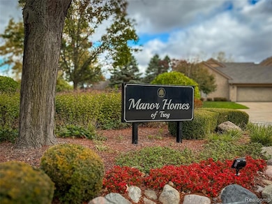 Coveted Manors of Troy Community