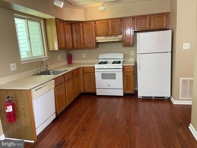 304 Pellinore Ct, Mantua, NJ 08051 - photo 6