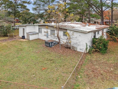 913 Daniel Cir, Birmingham, AL 35228 - photo 4