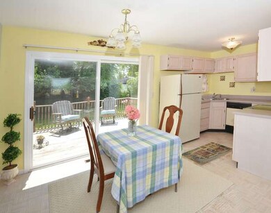 205 Bolz Rd, Carpentersville, IL 60110 - photo 5