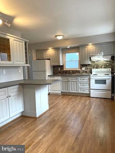 3810 Lawrence Ave, Kensington, MD 20895 - photo 4