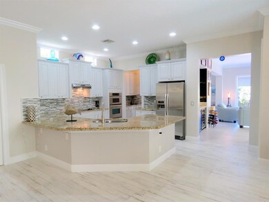 SPACIOUS KITCHEN