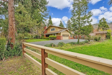 1345 NE 9th St, Grants Pass, OR 97526 - photo 4