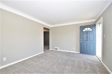 5182 Arch St, Maple Heights, OH 44137 - photo 4
