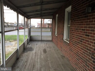 101 Crown Point Rd, Paulsboro, NJ 08066 - photo 4