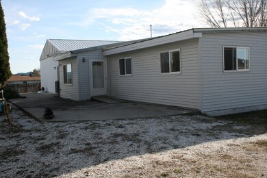 722 W Main Ave, Chewelah, WA 99109 - photo 2