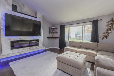 2918 Carriage Ln, Waukegan, IL 60085 - photo 5