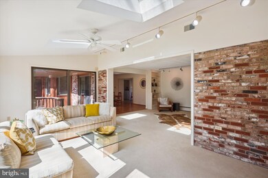 10427 Windsor View Dr, Potomac, MD 20854 - photo 6