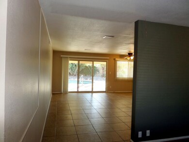 3601 E Desert Cove family roonm