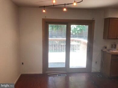 919 Newington Ct, Capitol Heights, MD 20743 - photo 5