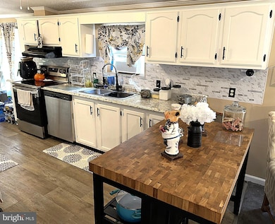 255 Rips Dr, Lothian, MD 20711 - photo 2