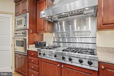 11103 Glade Dr, Reston, VA 20191 - photo 4