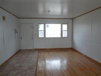 109 Bolz Rd, Carpentersville, IL 60110 - photo 4