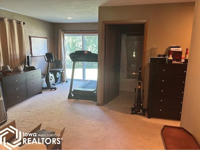 4617 Durow Rd, Center Point, IA 52213 - photo 5