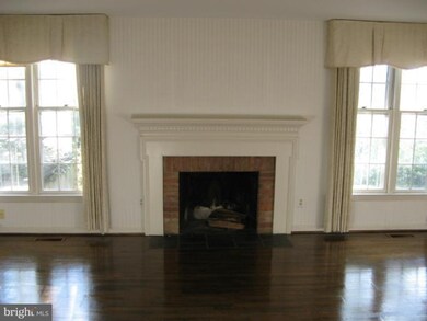 6680 Midhill Place, Falls Church, VA 22043 - photo 7