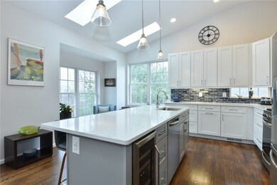 9 Cambridge Cir, Smithfield, RI 02917 - photo 2