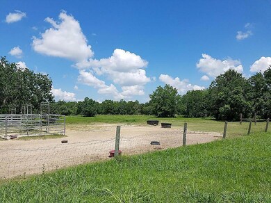 800A Kost Rd, Alvin, TX 77511 - photo 4