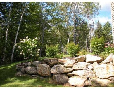Yard/Garden. Retaining Wall