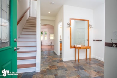 Entryway 9418-FULL