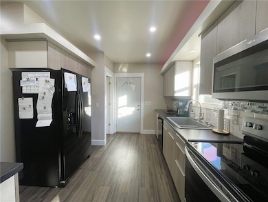 823 Summer St unit 1-2, Eau Claire, WI 54701 - photo 7