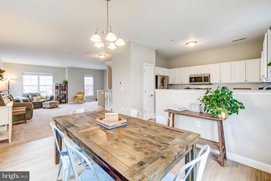 5035 Kimi Gray Ct SE, Washington, DC 20019 - photo 6