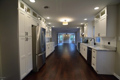 258 Chipperfield Dr, Effort, PA 18330 - photo 4