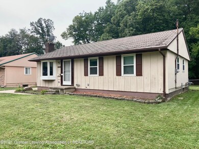 3038 Sunderland Rd, Lansing, MI 48911 - photo 3